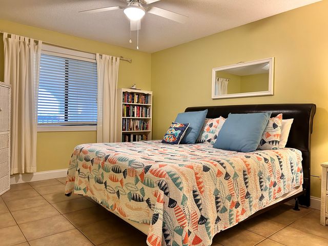 7453 Sunset Harbor Drive APT 2-303, Navarre, FL 32566