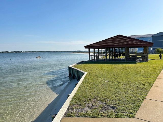 7453 Sunset Harbor Drive APT 2-303, Navarre, FL 32566