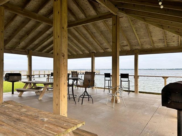 7453 Sunset Harbor Drive APT 2-303, Navarre, FL 32566