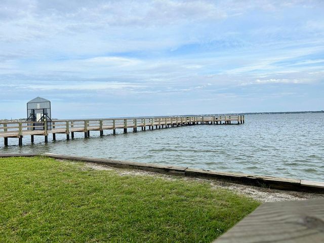7453 Sunset Harbor Drive APT 2-303, Navarre, FL 32566
