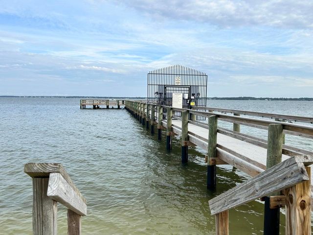 7453 Sunset Harbor Drive APT 2-303, Navarre, FL 32566