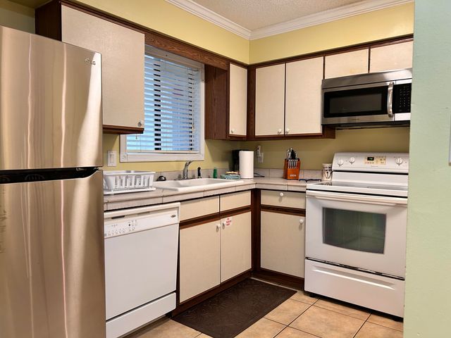 7453 Sunset Harbor Drive APT 2-303, Navarre, FL 32566
