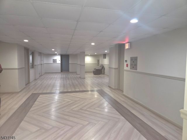 10 N Wood Ave 220, Linden City, NJ 07036
