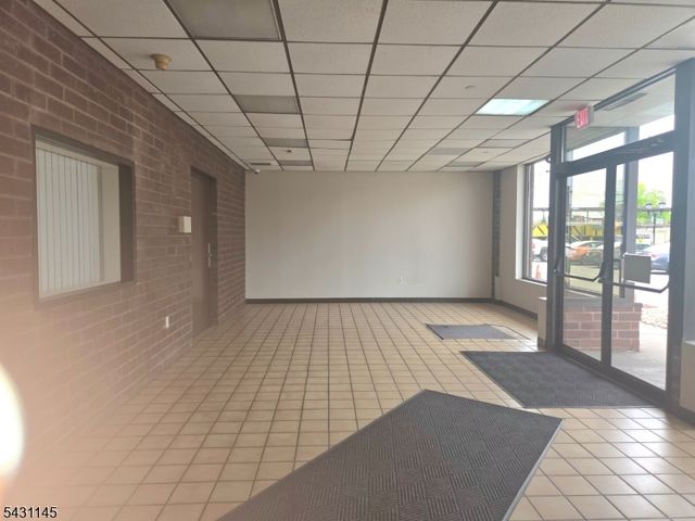 10 N Wood Ave 220, Linden City, NJ 07036