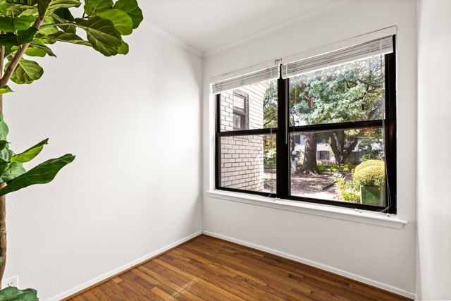 4944 N Hall Street, Dallas, TX 75235