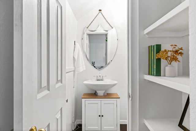 4944 N Hall Street, Dallas, TX 75235