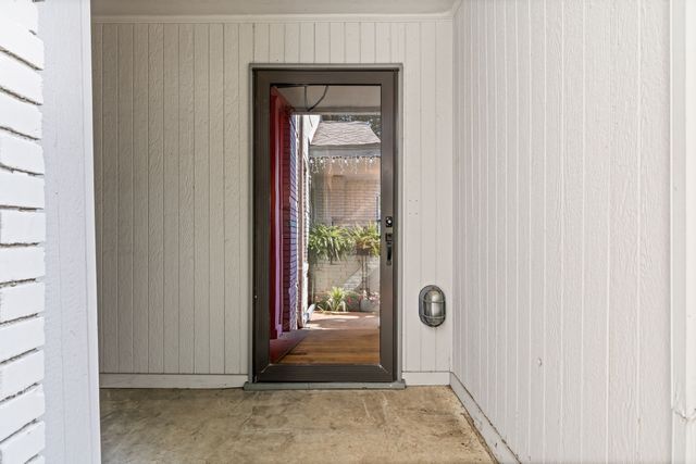 4944 N Hall Street, Dallas, TX 75235