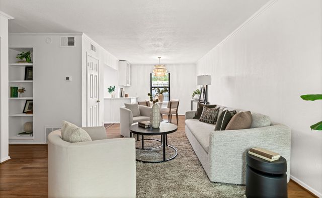 4944 N Hall Street, Dallas, TX 75235