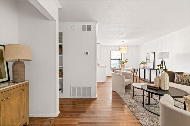 4944 N Hall Street, Dallas, TX 75235