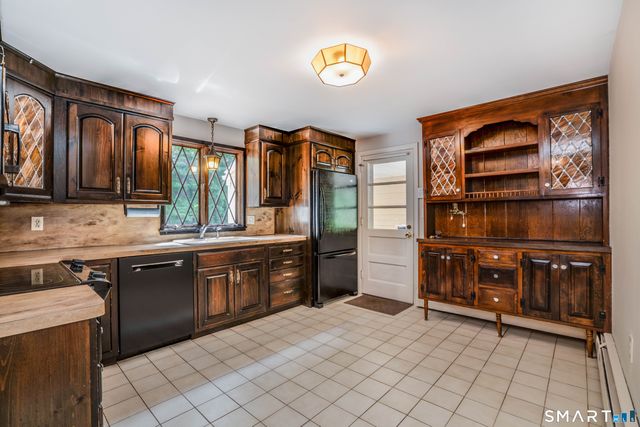 1 Foothills Way, Bloomfield, CT 06002