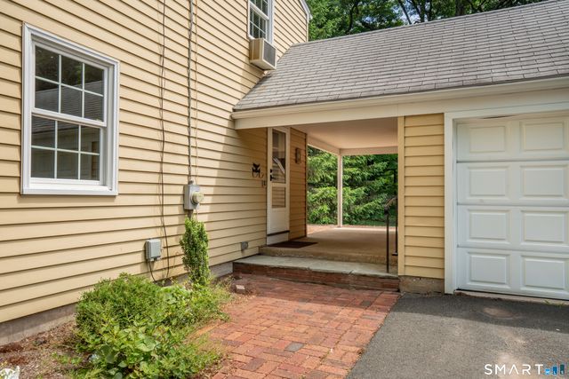 1 Foothills Way, Bloomfield, CT 06002