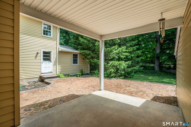 1 Foothills Way, Bloomfield, CT 06002