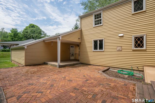 1 Foothills Way, Bloomfield, CT 06002