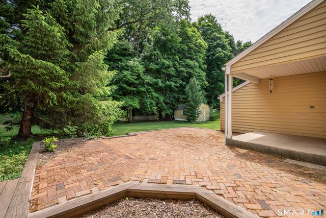 1 Foothills Way, Bloomfield, CT 06002