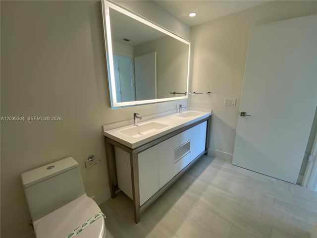 2000 Metropica Way 307, Sunrise, FL 33323