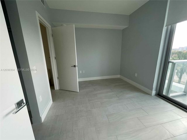 2000 Metropica Way 307, Sunrise, FL 33323