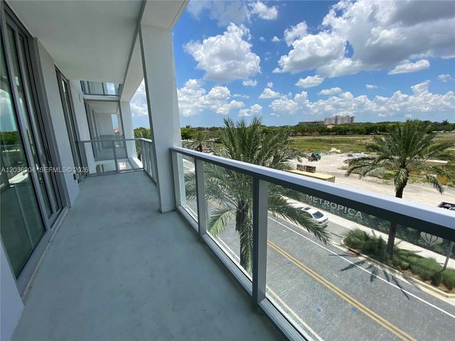 2000 Metropica Way 307, Sunrise, FL 33323