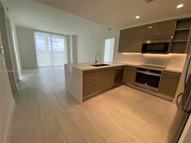 2000 Metropica Way 307, Sunrise, FL 33323