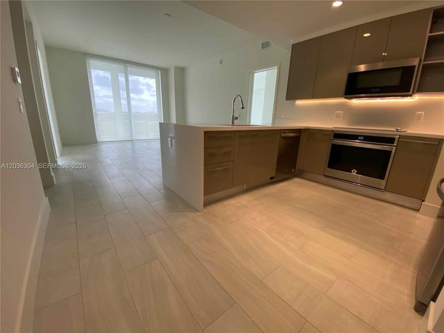2000 Metropica Way 307, Sunrise, FL 33323