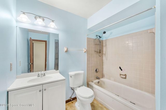 231 Americana Boulevard NW, Palm Bay, FL 32907