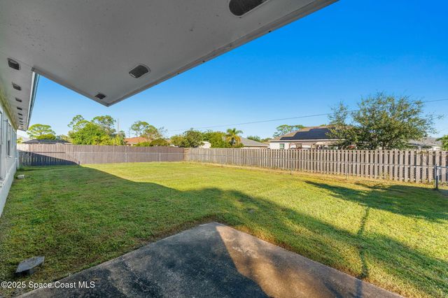 231 Americana Boulevard NW, Palm Bay, FL 32907