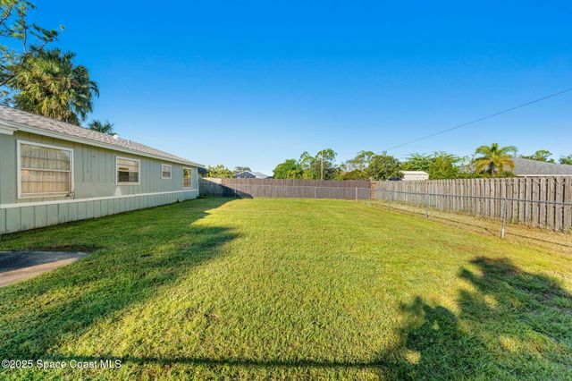 231 Americana Boulevard NW, Palm Bay, FL 32907