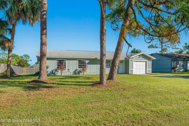 231 Americana Boulevard NW, Palm Bay, FL 32907