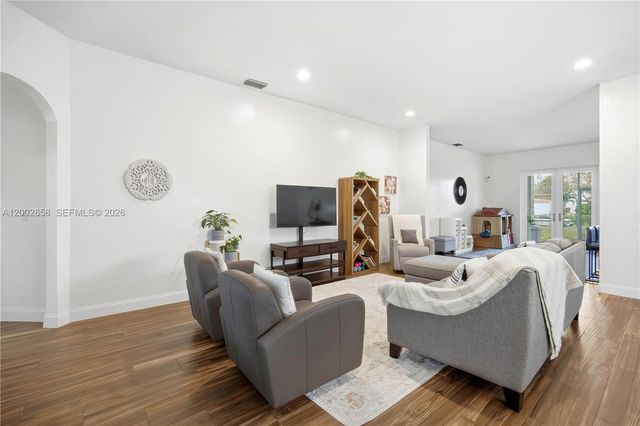 2615 SE 5th Ct, Homestead, FL 33033