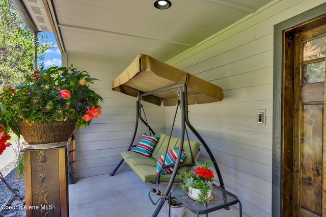 300 E SEASONS RD, Athol, ID 83801