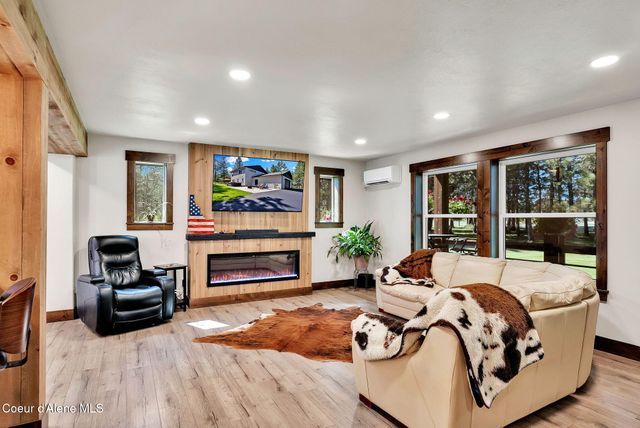 300 E SEASONS RD, Athol, ID 83801