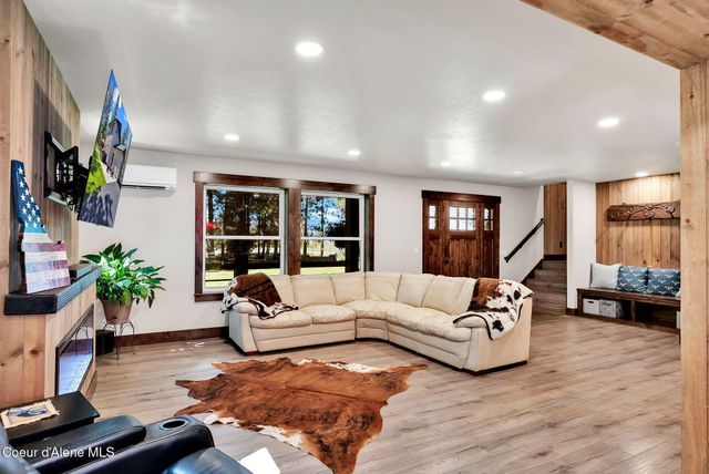 300 E SEASONS RD, Athol, ID 83801