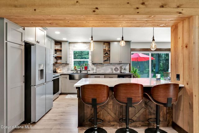 300 E SEASONS RD, Athol, ID 83801