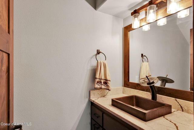 300 E SEASONS RD, Athol, ID 83801