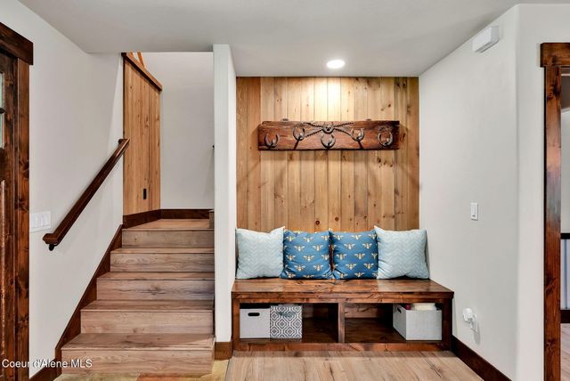 300 E SEASONS RD, Athol, ID 83801