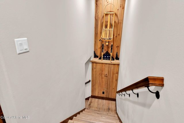 300 E SEASONS RD, Athol, ID 83801