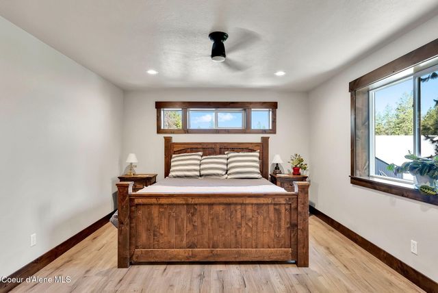 300 E SEASONS RD, Athol, ID 83801