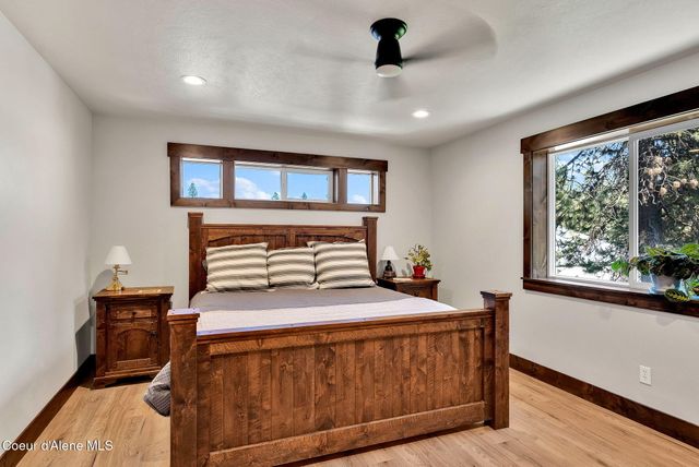 300 E SEASONS RD, Athol, ID 83801