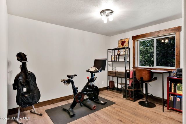 300 E SEASONS RD, Athol, ID 83801