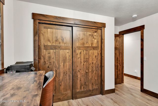 300 E SEASONS RD, Athol, ID 83801