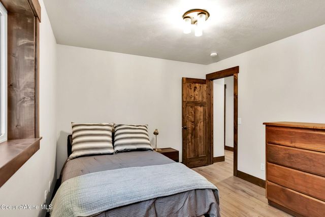 300 E SEASONS RD, Athol, ID 83801