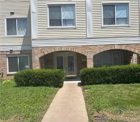 942 Guelbreth Lane 208, St Louis, MO 63141