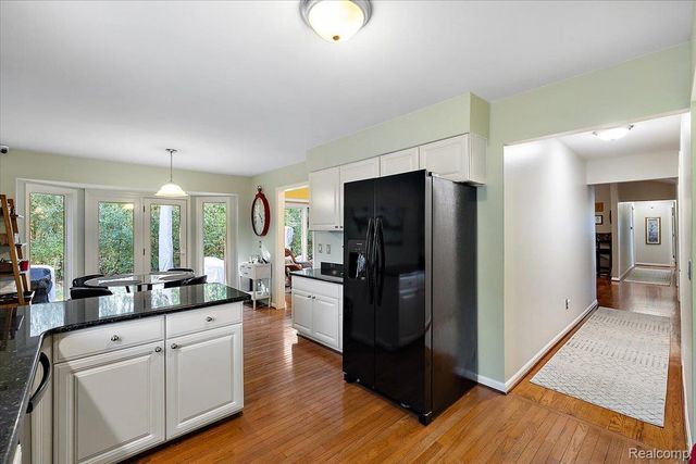 3084 Farmdale Drive, Sterling Heights, MI 48314