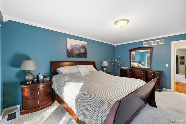 3084 Farmdale Drive, Sterling Heights, MI 48314