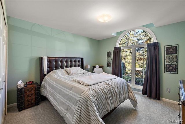 3084 Farmdale Drive, Sterling Heights, MI 48314