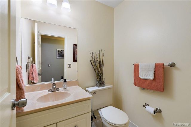 3084 Farmdale Drive, Sterling Heights, MI 48314