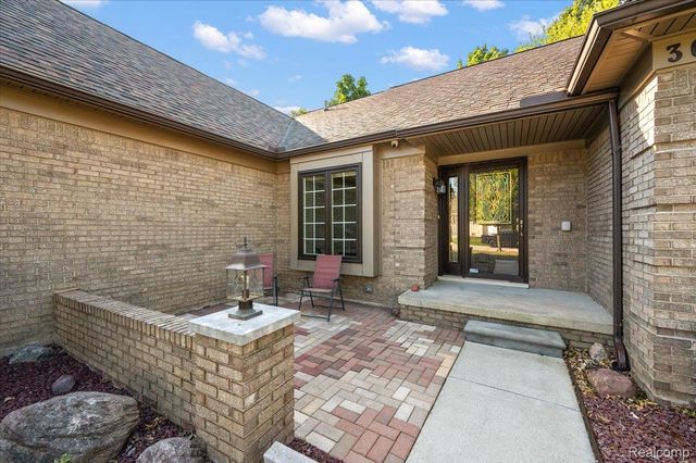 3084 Farmdale Drive, Sterling Heights, MI 48314