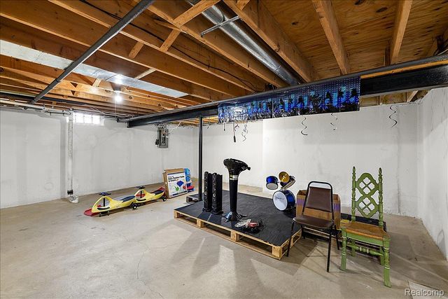 3084 Farmdale Drive, Sterling Heights, MI 48314