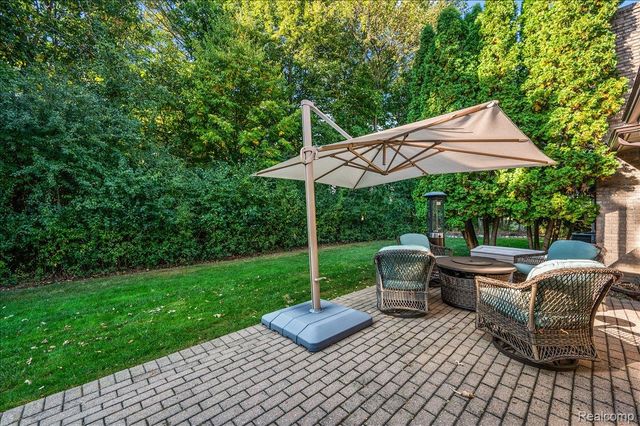 3084 Farmdale Drive, Sterling Heights, MI 48314