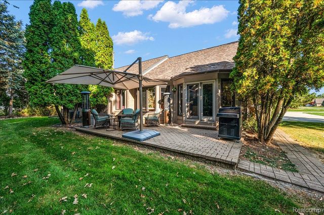 3084 Farmdale Drive, Sterling Heights, MI 48314