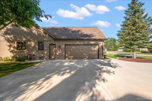 3084 Farmdale Drive, Sterling Heights, MI 48314